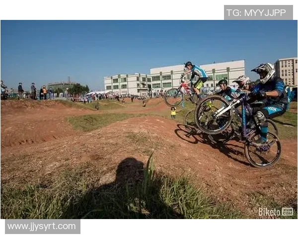 成都极限运动嘉年华精彩点评团队协作展现出色表现与默契配合 成都极限运动嘉年华精彩点评团队协作展现出色表现与默契配合